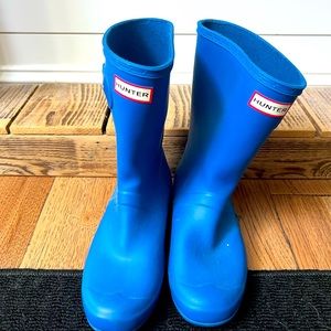 Blue mid calf hunter rain boots